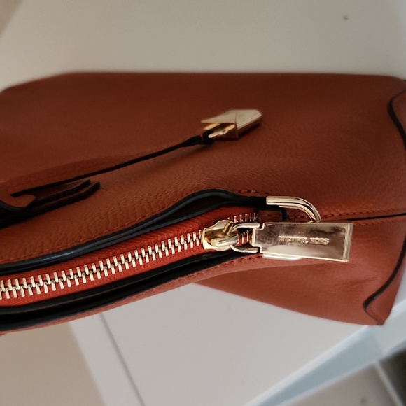 MK Handbag - Picture 5 of 5